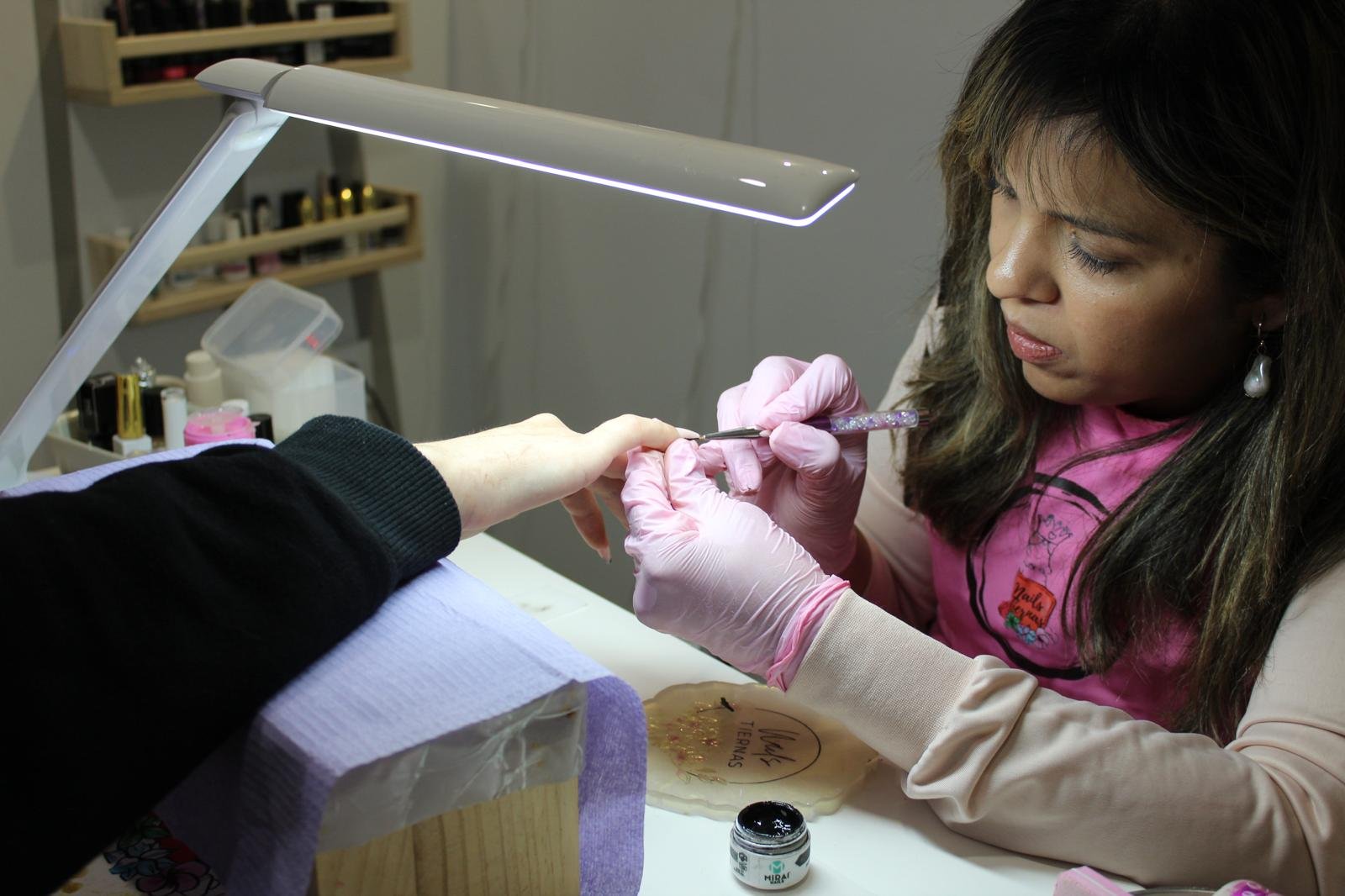 cuánto cuesta la manicura semipermanente